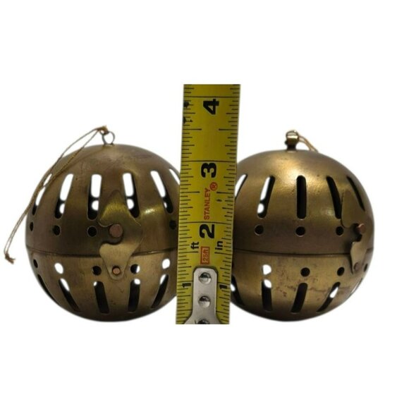 2 Vintage Brass Hanging Sphere Ornament Pomander Ball Hinged Fragrance Diffuser - Picture 8 of 10